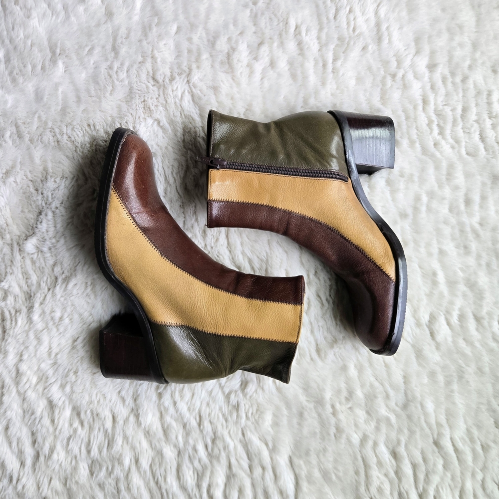 Vintage Y2K Bandolino Multicolor Leather Heeled Boots Block Heel 90s Ankle Boot